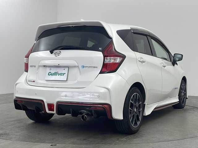 日産 ノート e－パワー ニスモ 兵庫県 2019(平31)年 5万km ブリリアントホワイトパール ・エマージェンシーブレーキ/・レーンキープアシスト/・コーナーセンサー/・社外ナビ＆TV＆BT＆DVD＆CD/・バックカメラ/・LEDヘッドライト/・オートライト/・ETC/・前後ドライブレコーダー/・スマートキー/・プッシュスタート/・純正16インチアルミホイール/・電動格納ミラー/・NISMO専用スエード調スポーツシート/・NISMOフロアマット/・NISMO専用ルーフスポイラー/・NISMO専用シフトノブ&シフトベース