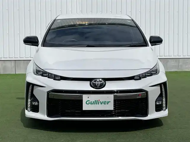 トヨタ プリウス ＰＨＶ S GRスポーツ 香川県 2021(令3)年 3.1万km プラチナホワイトパールマイカ 登録時走行距離：30713km/ケンウッド9型ナビゲーション/→CD/DVD/BT/→フルセグTV/バックカメラ/ドライブレコーダー/ETC/AC100V/ビルシュタイン車高調/プリクラッシュセーフティ/レーンキープアシスト/レーダークルーズコントロール/オートハイビーム/LEDオートヘッドライト/フォグランプ/リアフォグランプ/ステアリングリモコン/革巻きステアリング/横滑り防止装置/シートヒーター/ハーフレザーシート/プッシュスタート/スマートキー