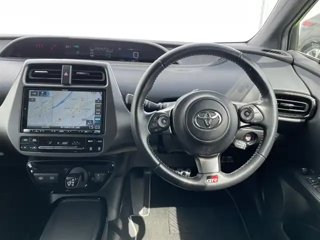 トヨタ プリウス ＰＨＶ S GRスポーツ 香川県 2021(令3)年 3.1万km プラチナホワイトパールマイカ 登録時走行距離：30713km/ケンウッド9型ナビゲーション/→CD/DVD/BT/→フルセグTV/バックカメラ/ドライブレコーダー/ETC/AC100V/ビルシュタイン車高調/プリクラッシュセーフティ/レーンキープアシスト/レーダークルーズコントロール/オートハイビーム/LEDオートヘッドライト/フォグランプ/リアフォグランプ/ステアリングリモコン/革巻きステアリング/横滑り防止装置/シートヒーター/ハーフレザーシート/プッシュスタート/スマートキー
