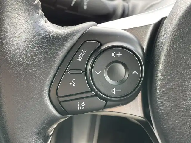 トヨタ プリウス ＰＨＶ S GRスポーツ 香川県 2021(令3)年 3.1万km プラチナホワイトパールマイカ 登録時走行距離：30713km/ケンウッド9型ナビゲーション/→CD/DVD/BT/→フルセグTV/バックカメラ/ドライブレコーダー/ETC/AC100V/ビルシュタイン車高調/プリクラッシュセーフティ/レーンキープアシスト/レーダークルーズコントロール/オートハイビーム/LEDオートヘッドライト/フォグランプ/リアフォグランプ/ステアリングリモコン/革巻きステアリング/横滑り防止装置/シートヒーター/ハーフレザーシート/プッシュスタート/スマートキー