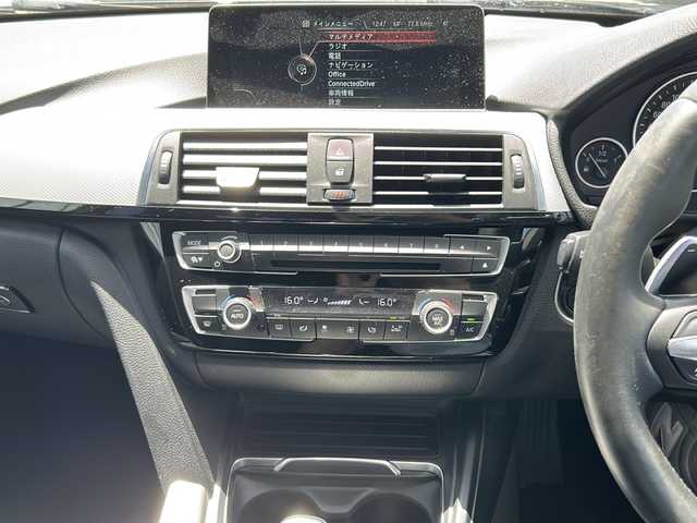 ＢＭＷ ３２０ｄ Mスポーツ 岐阜県 2016(平28)年 10.4万km ヘレスブラックM 登録時走行距離103318km/純正ＳＤナビ　/前後ドライブレコーダー　/バックカメラ　/レーザーツインレシーバー/レーダークルーズコントロール　/コーナーセンサー　/レーンキープアシスト/横滑り防止装置/アイドリングストップ/純正１８インチアルミホイール　/ＬＥＤヘッドライト　/オートライト　/ターボ　/スペアキー　/プッシュスタート/ウィンカーミラー/フロアマット