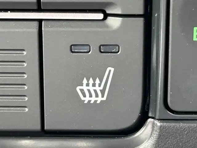 ホンダ Ｎ ＢＯＸ カスタム コーディネートスタイル 兵庫県 2024(令6)年 0.6万km パールⅡ 純正9インチナビ/Bluetooth/フルセグテレビ/CD/DVD再生機能/バックカメラ/ビルトインETC/ドライブレコーダー/前席シートヒーター/両側パワースライドドア/本革巻ステアリング/ホンダセンシング/ヘッドライトレベライザー