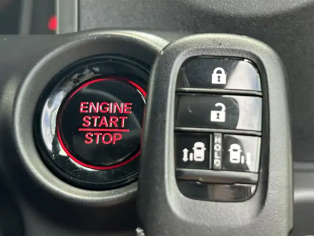 ホンダ Ｎ ＢＯＸ カスタム コーディネートスタイル 兵庫県 2024(令6)年 0.6万km パールⅡ 純正9インチナビ/Bluetooth/フルセグテレビ/CD/DVD再生機能/バックカメラ/ビルトインETC/ドライブレコーダー/前席シートヒーター/両側パワースライドドア/本革巻ステアリング/ホンダセンシング/ヘッドライトレベライザー