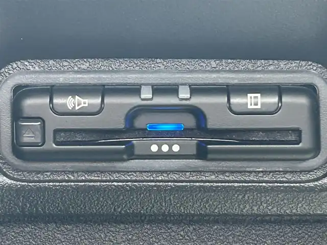 ホンダ Ｎ ＢＯＸ カスタム コーディネートスタイル 兵庫県 2024(令6)年 0.6万km パールⅡ 純正9インチナビ/Bluetooth/フルセグテレビ/CD/DVD再生機能/バックカメラ/ビルトインETC/ドライブレコーダー/前席シートヒーター/両側パワースライドドア/本革巻ステアリング/ホンダセンシング/ヘッドライトレベライザー