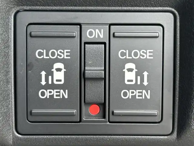 ホンダ Ｎ ＢＯＸ カスタム コーディネートスタイル 兵庫県 2024(令6)年 0.6万km パールⅡ 純正9インチナビ/Bluetooth/フルセグテレビ/CD/DVD再生機能/バックカメラ/ビルトインETC/ドライブレコーダー/前席シートヒーター/両側パワースライドドア/本革巻ステアリング/ホンダセンシング/ヘッドライトレベライザー