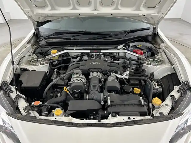 スバル ＢＲＺ GT 愛知県 2016(平28)年 3.4万km クリスタルホワイトP STiエアロ/リアスポイラー/bremboキャリパー/TEIN車高調（純正積込）/STiスポーツマフラー/STiタワーバー/17インチ10本スポークアルミホイール/純正7インチナビ/（フルセグ、バックカメラ、Bluetooth、DVD）/ETC/ドライブレコーダー/前席シートヒーター/BRZ刺繍アルカンターラコンビシート/スピンターンノブ/クルーズコントロール