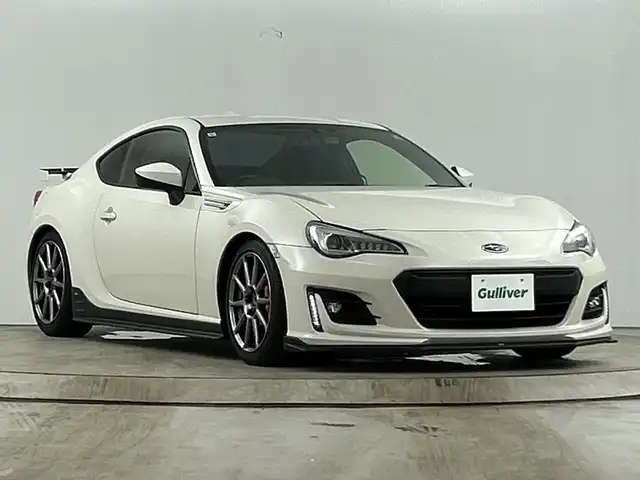 スバル ＢＲＺ GT 愛知県 2016(平28)年 3.4万km クリスタルホワイトP STiエアロ/リアスポイラー/bremboキャリパー/TEIN車高調（純正積込）/STiスポーツマフラー/STiタワーバー/17インチ10本スポークアルミホイール/純正7インチナビ/（フルセグ、バックカメラ、Bluetooth、DVD）/ETC/ドライブレコーダー/前席シートヒーター/BRZ刺繍アルカンターラコンビシート/スピンターンノブ/クルーズコントロール
