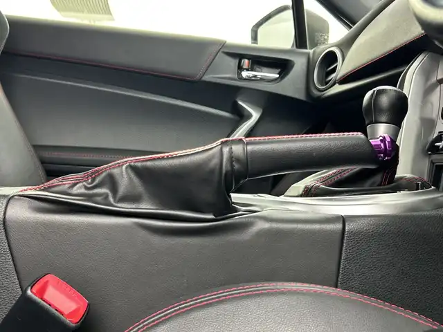 スバル ＢＲＺ GT 愛知県 2016(平28)年 3.4万km クリスタルホワイトP STiエアロ/リアスポイラー/bremboキャリパー/TEIN車高調（純正積込）/STiスポーツマフラー/STiタワーバー/17インチ10本スポークアルミホイール/純正7インチナビ/（フルセグ、バックカメラ、Bluetooth、DVD）/ETC/ドライブレコーダー/前席シートヒーター/BRZ刺繍アルカンターラコンビシート/スピンターンノブ/クルーズコントロール