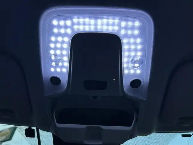 トヨタ プリウス A ツーリングセレクション 愛媛県 2016(平28)年 10.2万km ホワイトパールクリスタルシャイン 純正９インチナビ(DSZT-YC4T)/・Bluetooth・CD/DVD・AM/FM/フルセグTV/バックカメラ/ETC2.0/前席シートヒーター(D+N席)/前方ドライブレコーダー/トヨタセーフティセンス/衝突軽減システム/コーナーセンサー/パーキングアシスト/追従型クルーズコントロール/レーンキープアシスト/LEDヘッドライト/オートマチックハイビーム/ヘッドアップディスプレイ/合皮革シート/純正17インチAW/純正フロアマット/ステアリングスイッチ/プッシュスタート/スマートキー/取扱説明書/保証書