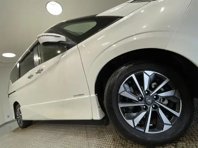 日産 セレナ ハイウェイスター V 愛知県 2022(令4)年 3万km ブリリアントホワイトパール 純正10インチナビ（Bluetooth/フルセグTV/CD/DVD/SD）/プロパイロット　/衝突軽減システム　/両側電動スライドドア　/ＥＴＣ　/バックカメラ　/ドライブレコーダー　/ブラインドスポットモニター　/前後コーナーセンサー　/レーンキープアシスト/プッシュスタート/USB接続/スマートキー/スペアキー/アイドリングストップ/純正16インチアルミホイール/オートライト