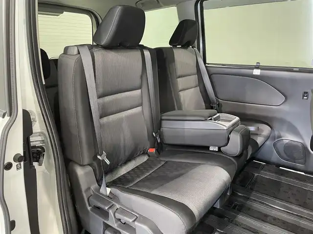 日産 セレナ ハイウェイスター V 愛知県 2022(令4)年 3万km ブリリアントホワイトパール 純正10インチナビ（Bluetooth/フルセグTV/CD/DVD/SD）/プロパイロット　/衝突軽減システム　/両側電動スライドドア　/ＥＴＣ　/バックカメラ　/ドライブレコーダー　/ブラインドスポットモニター　/前後コーナーセンサー　/レーンキープアシスト/プッシュスタート/USB接続/スマートキー/スペアキー/アイドリングストップ/純正16インチアルミホイール/オートライト