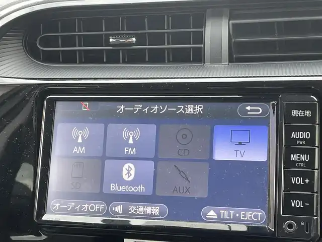 トヨタ アクア S 埼玉県 2018(平30)年 9.7万km ホワイトパールクリスタルシャイン (株)IDOMが運営する【じしゃロン鳩ヶ谷店】の自社ローン専用車両になりますこちらは現金またはオートローンご利用時の価格です。自社ローンご希望の方は別途その旨お申付け下さい/登録時96914km/スタッドレスタイヤ/純正SDナビ(品番:NSCD-W66)/・AM/FM・CD・BT・MSV(SD)/純正ワンセグTV/トヨタセーフティセンス/・LDA(レーンディパーチャーアラート)/・先行車発進アラーム/・プリクラッシュセーフティ/ビルトインETC/前方ドライブレコーダー/リモコンキー/スペアキー×1/社外14インチAW/ステアリングリモコン/電格ウインカーミラー/オートハイビーム