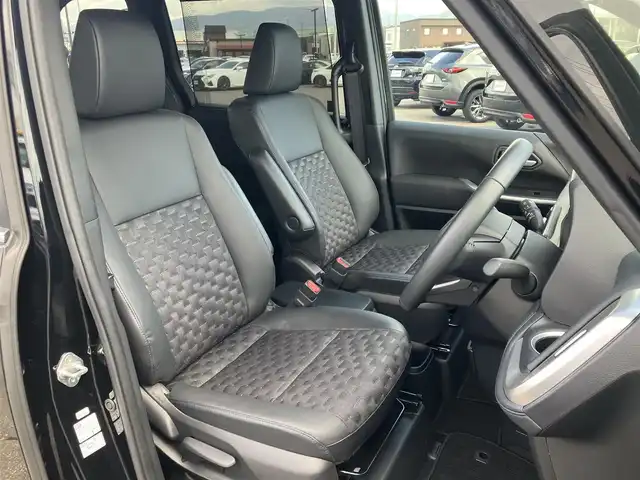 トヨタ ヴォクシー S－Z 道南・函館 2024(令6)年 1.7万km アティチュードブラックマイカ /純正ナビ//フルセグＴＶ//寒冷地仕様//バックカメラ//レーダークルーズコントロール//レーンキープアシスト//シートヒーター//両側パワースライドドア//コーナーセンサー//オートハイビーム//ハーフレザー//ＥＴＣ