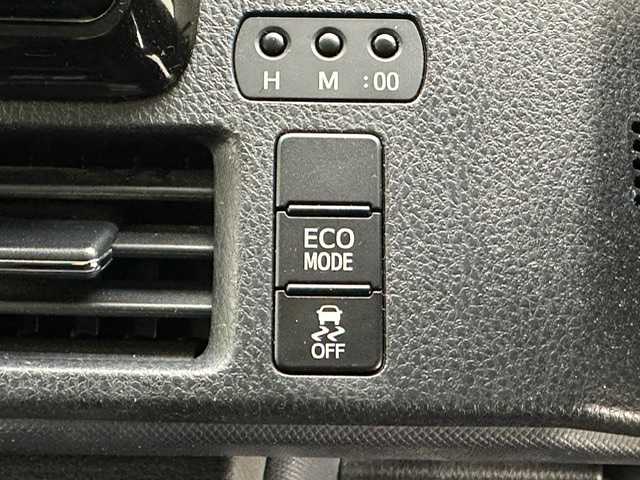 トヨタ ヴォクシー ZS 煌 兵庫県 2015(平27)年 8.8万km ホワイトパールクリスタルシャイン 社外9インチナビ/フルセグ CD DVD BT MSV/バックカメラ/両側パワースライドドア/ALPINEフリップダウンモニター/社外ドライブレコーダー/ETC/LEDヘッドライト/フォグライト/オートライト/純正16インチアルミホイール/アイドリングストップ/スマートキー