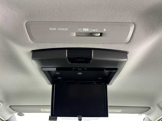 トヨタ ヴォクシー ZS 煌 兵庫県 2015(平27)年 8.8万km ホワイトパールクリスタルシャイン 社外9インチナビ/フルセグ CD DVD BT MSV/バックカメラ/両側パワースライドドア/ALPINEフリップダウンモニター/社外ドライブレコーダー/ETC/LEDヘッドライト/フォグライト/オートライト/純正16インチアルミホイール/アイドリングストップ/スマートキー