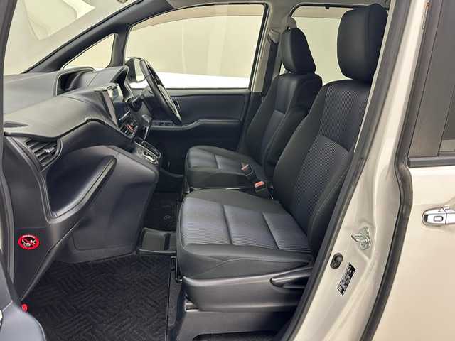 トヨタ ヴォクシー ZS 煌 兵庫県 2015(平27)年 8.8万km ホワイトパールクリスタルシャイン 社外9インチナビ/フルセグ CD DVD BT MSV/バックカメラ/両側パワースライドドア/ALPINEフリップダウンモニター/社外ドライブレコーダー/ETC/LEDヘッドライト/フォグライト/オートライト/純正16インチアルミホイール/アイドリングストップ/スマートキー