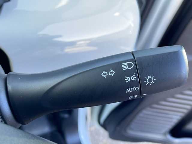 マツダ フレアワゴン ハイブリッド XS 岩手県 2018(平30)年 1.6万km ピュアホワイトP 4WD/社外オーディオ(CD/USB/AUX/ラジオ)/衝突被害軽減ブレーキ/車線逸脱警報機能/コーナーセンサー/横滑り防止機能/アイドリングストップ/両側パワースライドドア/前方ドライブレコーダー/プッシュスタート/スマートキー(×2)/純正フロアマット/社外14inアルミホイール/電動格納ミラー/ドアバイザー/保証書