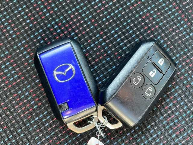 マツダ フレアワゴン ハイブリッド XS 岩手県 2018(平30)年 1.6万km ピュアホワイトP 4WD/社外オーディオ(CD/USB/AUX/ラジオ)/衝突被害軽減ブレーキ/車線逸脱警報機能/コーナーセンサー/横滑り防止機能/アイドリングストップ/両側パワースライドドア/前方ドライブレコーダー/プッシュスタート/スマートキー(×2)/純正フロアマット/社外14inアルミホイール/電動格納ミラー/ドアバイザー/保証書