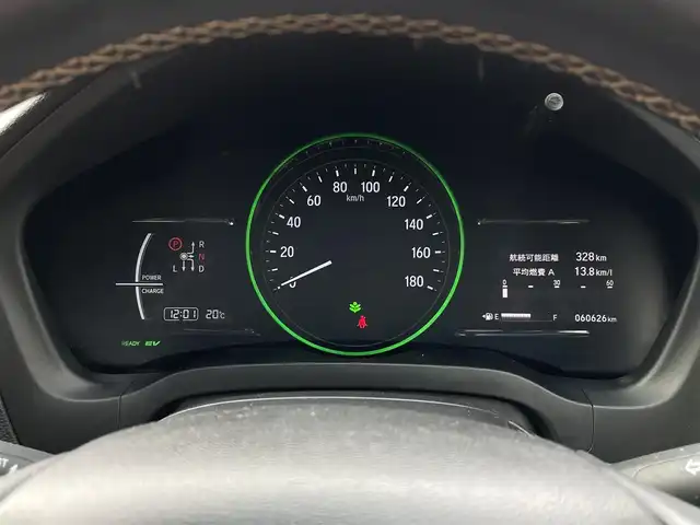 ホンダ ヴェゼル ハイブリッド Z ホンダセンシング 新潟県 2018(平30)年 6.1万km プラチナホワイトパール 4WD/純正インターナビ(VXM-184VFi)/CD/DVD/BT/フルセグテレビ/バックカメラ/ETC/ドライブレコーダー/衝突被害軽減ブレーキ/レーンキープアシスト/レーダークルーズコントロール/半革シート/シートヒーター /パドルシフト/ステアリングスイッチ/スマートキー/プッシュスタート/LEDヘッドライト/オートライト/フォグランプ/純正17インチアルミホイール