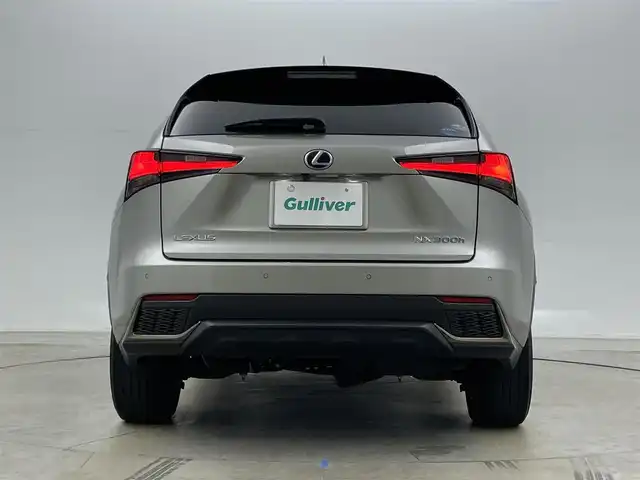 レクサス ＮＸ 300h Fスポーツ 岡山県 2019(令1)年 3.6万km ソニックチタニウム パノラマルーフ/純正ナビ/【Bluetooth/フルセグTV/CD/DVD】/三眼ＬＥＤヘッドライト/オートハイビーム/バックカメラ/レーダークルーズコントロール/純正ドライブレコーダー/型番:DRT-H68A/ビルトインＥＴＣ２．０/ブラインドスポットモニター/前席パワーシート/シートメモリー/前席シートヒーター/前席エアシート/ステアリングヒーター/パドルシフト/純正18インチアルミホイール/衝突軽減ブレーキシステム/ヘッドアップディスプレイ/オートブレーキホールド/左サイドカメラ有/取扱説明書