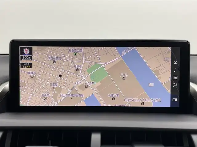 レクサス ＮＸ 300h Fスポーツ 岡山県 2019(令1)年 3.6万km ソニックチタニウム パノラマルーフ/純正ナビ/【Bluetooth/フルセグTV/CD/DVD】/三眼ＬＥＤヘッドライト/オートハイビーム/バックカメラ/レーダークルーズコントロール/純正ドライブレコーダー/型番:DRT-H68A/ビルトインＥＴＣ２．０/ブラインドスポットモニター/前席パワーシート/シートメモリー/前席シートヒーター/前席エアシート/ステアリングヒーター/パドルシフト/純正18インチアルミホイール/衝突軽減ブレーキシステム/ヘッドアップディスプレイ/オートブレーキホールド/左サイドカメラ有/取扱説明書