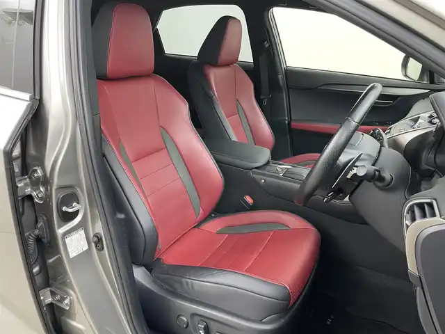 レクサス ＮＸ 300h Fスポーツ 岡山県 2019(令1)年 3.6万km ソニックチタニウム パノラマルーフ/純正ナビ/【Bluetooth/フルセグTV/CD/DVD】/三眼ＬＥＤヘッドライト/オートハイビーム/バックカメラ/レーダークルーズコントロール/純正ドライブレコーダー/型番:DRT-H68A/ビルトインＥＴＣ２．０/ブラインドスポットモニター/前席パワーシート/シートメモリー/前席シートヒーター/前席エアシート/ステアリングヒーター/パドルシフト/純正18インチアルミホイール/衝突軽減ブレーキシステム/ヘッドアップディスプレイ/オートブレーキホールド/左サイドカメラ有/取扱説明書