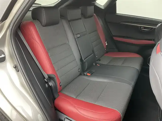 レクサス ＮＸ 300h Fスポーツ 岡山県 2019(令1)年 3.6万km ソニックチタニウム パノラマルーフ/純正ナビ/【Bluetooth/フルセグTV/CD/DVD】/三眼ＬＥＤヘッドライト/オートハイビーム/バックカメラ/レーダークルーズコントロール/純正ドライブレコーダー/型番:DRT-H68A/ビルトインＥＴＣ２．０/ブラインドスポットモニター/前席パワーシート/シートメモリー/前席シートヒーター/前席エアシート/ステアリングヒーター/パドルシフト/純正18インチアルミホイール/衝突軽減ブレーキシステム/ヘッドアップディスプレイ/オートブレーキホールド/左サイドカメラ有/取扱説明書