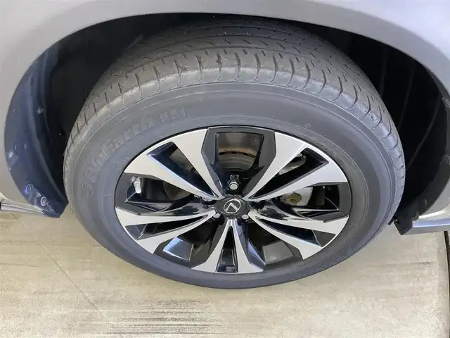 レクサス ＮＸ 300h Fスポーツ 岡山県 2019(令1)年 3.6万km ソニックチタニウム パノラマルーフ/純正ナビ/【Bluetooth/フルセグTV/CD/DVD】/三眼ＬＥＤヘッドライト/オートハイビーム/バックカメラ/レーダークルーズコントロール/純正ドライブレコーダー/型番:DRT-H68A/ビルトインＥＴＣ２．０/ブラインドスポットモニター/前席パワーシート/シートメモリー/前席シートヒーター/前席エアシート/ステアリングヒーター/パドルシフト/純正18インチアルミホイール/衝突軽減ブレーキシステム/ヘッドアップディスプレイ/オートブレーキホールド/左サイドカメラ有/取扱説明書