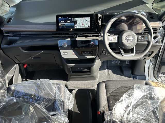 日産 セレナ e－パワー ハイウェイスター V 静岡県 2025(令7)年 0.1千km パールⅡ 純正ナビ/・AM/FM/・フルセグTV/・Bluetooth/・USB/・HDMI/主要装備/・ヘッドランプ オートレベライザー/・アダプティブLEDヘッドライトシステム/・アラウンドビューモニター（移動物 検知機能付）/・インテリジェント ルームミラー/・ワイヤレス充電器/・ETC2.0ユニット（ビルトインタイプ）/・プロパイロット（ナビリンク機能付）/・後席フリップダウンモニター/・電動パーキング/・オートホールド/・サイドカーテンエアバッグ