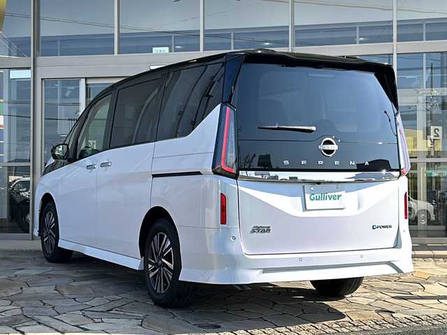 日産 セレナ e－パワー ハイウェイスター V 静岡県 2025(令7)年 0.1千km パールⅡ 純正ナビ/・AM/FM/・フルセグTV/・Bluetooth/・USB/・HDMI/主要装備/・ヘッドランプ オートレベライザー/・アダプティブLEDヘッドライトシステム/・アラウンドビューモニター（移動物 検知機能付）/・インテリジェント ルームミラー/・ワイヤレス充電器/・ETC2.0ユニット（ビルトインタイプ）/・プロパイロット（ナビリンク機能付）/・後席フリップダウンモニター/・電動パーキング/・オートホールド/・サイドカーテンエアバッグ