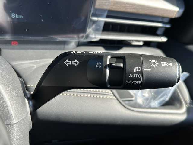 日産 セレナ e－パワー ハイウェイスター V 静岡県 2025(令7)年 0.1千km パールⅡ 純正ナビ/・AM/FM/・フルセグTV/・Bluetooth/・USB/・HDMI/主要装備/・ヘッドランプ オートレベライザー/・アダプティブLEDヘッドライトシステム/・アラウンドビューモニター（移動物 検知機能付）/・インテリジェント ルームミラー/・ワイヤレス充電器/・ETC2.0ユニット（ビルトインタイプ）/・プロパイロット（ナビリンク機能付）/・後席フリップダウンモニター/・電動パーキング/・オートホールド/・サイドカーテンエアバッグ