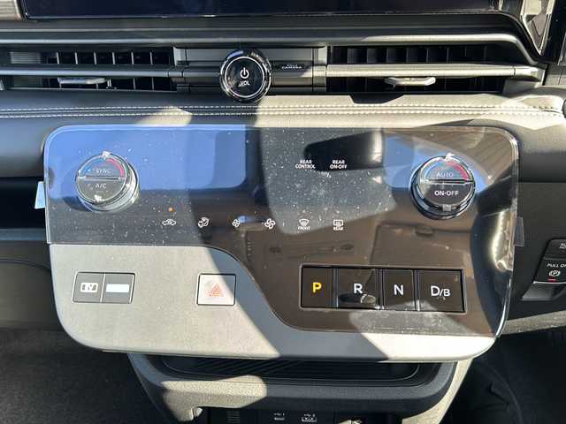 日産 セレナ e－パワー ハイウェイスター V 静岡県 2025(令7)年 0.1千km パールⅡ 純正ナビ/・AM/FM/・フルセグTV/・Bluetooth/・USB/・HDMI/主要装備/・ヘッドランプ オートレベライザー/・アダプティブLEDヘッドライトシステム/・アラウンドビューモニター（移動物 検知機能付）/・インテリジェント ルームミラー/・ワイヤレス充電器/・ETC2.0ユニット（ビルトインタイプ）/・プロパイロット（ナビリンク機能付）/・後席フリップダウンモニター/・電動パーキング/・オートホールド/・サイドカーテンエアバッグ