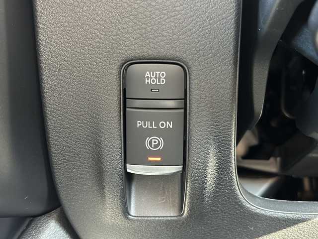 日産 セレナ e－パワー ハイウェイスター V 静岡県 2025(令7)年 0.1千km パールⅡ 純正ナビ/・AM/FM/・フルセグTV/・Bluetooth/・USB/・HDMI/主要装備/・ヘッドランプ オートレベライザー/・アダプティブLEDヘッドライトシステム/・アラウンドビューモニター（移動物 検知機能付）/・インテリジェント ルームミラー/・ワイヤレス充電器/・ETC2.0ユニット（ビルトインタイプ）/・プロパイロット（ナビリンク機能付）/・後席フリップダウンモニター/・電動パーキング/・オートホールド/・サイドカーテンエアバッグ