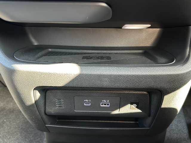 日産 セレナ e－パワー ハイウェイスター V 静岡県 2025(令7)年 0.1千km パールⅡ 純正ナビ/・AM/FM/・フルセグTV/・Bluetooth/・USB/・HDMI/主要装備/・ヘッドランプ オートレベライザー/・アダプティブLEDヘッドライトシステム/・アラウンドビューモニター（移動物 検知機能付）/・インテリジェント ルームミラー/・ワイヤレス充電器/・ETC2.0ユニット（ビルトインタイプ）/・プロパイロット（ナビリンク機能付）/・後席フリップダウンモニター/・電動パーキング/・オートホールド/・サイドカーテンエアバッグ