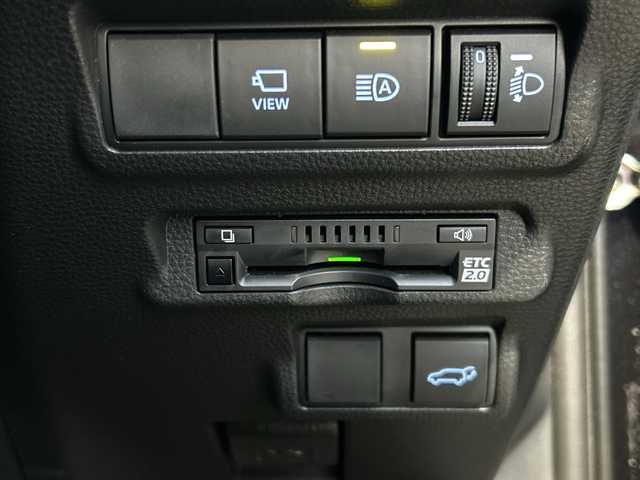 トヨタ カローラ クロス Z 山口県 2023(令5)年 1.3万km スパークリングブラックパールクリスタルシャイン 純正ナビ/（AM/FM/Bluetooth/フルセグTV）/スマートキー×２/全方位カメラ/アダプティブクルーズコントロール/パワーシート/電動リアゲート/ハーフレザーシート/シートヒーター（D/N）/純正フロアマット/純正18インチアルミホイール/LEDオートライト/ETC2.0/ドライブレコーダー（F/R）/保証書/取扱説明書