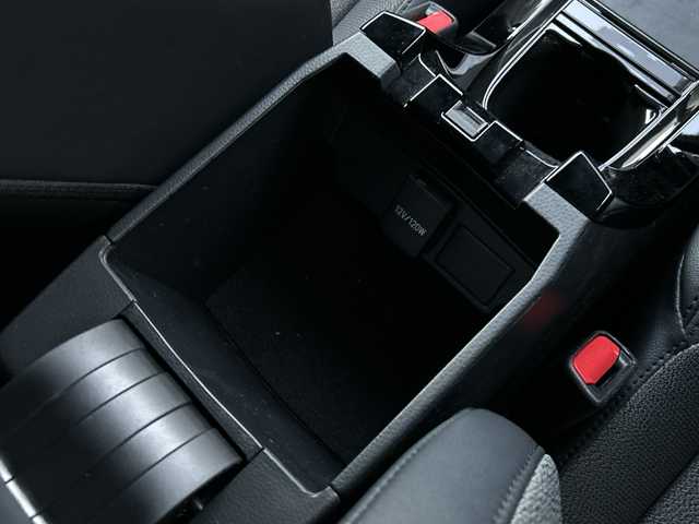 トヨタ カローラ クロス Z 山口県 2023(令5)年 1.3万km スパークリングブラックパールクリスタルシャイン 純正ナビ/（AM/FM/Bluetooth/フルセグTV）/スマートキー×２/全方位カメラ/アダプティブクルーズコントロール/パワーシート/電動リアゲート/ハーフレザーシート/シートヒーター（D/N）/純正フロアマット/純正18インチアルミホイール/LEDオートライト/ETC2.0/ドライブレコーダー（F/R）/保証書/取扱説明書