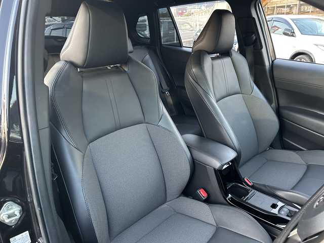 トヨタ カローラ クロス Z 山口県 2023(令5)年 1.3万km スパークリングブラックパールクリスタルシャイン 純正ナビ/（AM/FM/Bluetooth/フルセグTV）/スマートキー×２/全方位カメラ/アダプティブクルーズコントロール/パワーシート/電動リアゲート/ハーフレザーシート/シートヒーター（D/N）/純正フロアマット/純正18インチアルミホイール/LEDオートライト/ETC2.0/ドライブレコーダー（F/R）/保証書/取扱説明書