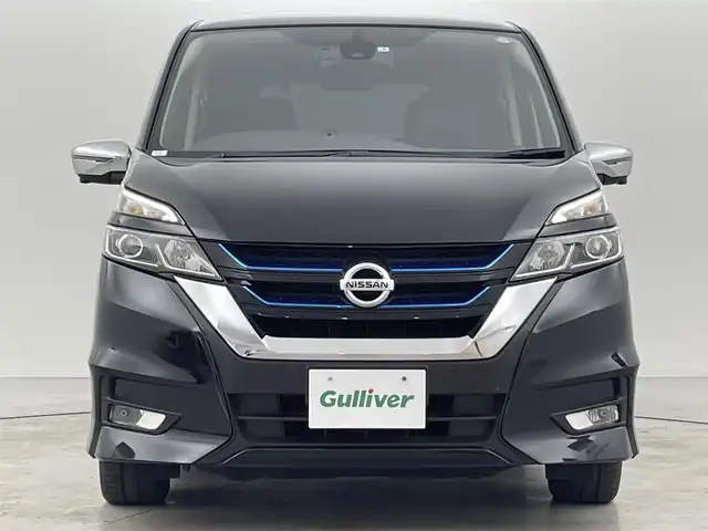 日産 セレナ e－パワー ハイウェイスター V 福岡県 2019(令1)年 5.7万km ダイヤモンドブラック 後席モニター　/純正９型ナビ　/全方位カメラ　/ドラレコ　/ＥＴＣ　/コーナーセンサー　/ＡＣＣ　/エマージェンシーブレーキ　/ＬＤＷ　/プロパイロット　/パーキングアシスト　/両側電動スライドドア　/シートヒーター　/ＬＥＤ/シートカバー