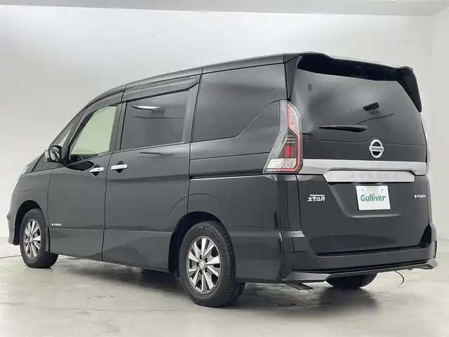 日産 セレナ e－パワー ハイウェイスター V 福岡県 2019(令1)年 5.7万km ダイヤモンドブラック 後席モニター　/純正９型ナビ　/全方位カメラ　/ドラレコ　/ＥＴＣ　/コーナーセンサー　/ＡＣＣ　/エマージェンシーブレーキ　/ＬＤＷ　/プロパイロット　/パーキングアシスト　/両側電動スライドドア　/シートヒーター　/ＬＥＤ/シートカバー