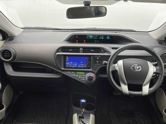 トヨタ アクア G 宮崎県 2012(平24)年 5.6万km ブラックマイカ 純正メモリーナビ　NHZD-W62G/(CD/DVD/Bluetooth/フルセグTV)/プッシュスタート/オートHIDライト/フォグライト/ヘッドライトウォッシャー/ETC/純正15インチアルミホイール