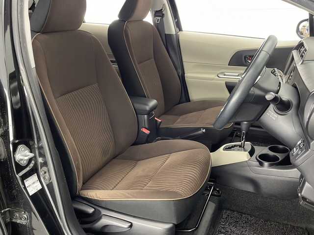 トヨタ アクア G 宮崎県 2012(平24)年 5.6万km ブラックマイカ 純正メモリーナビ　NHZD-W62G/(CD/DVD/Bluetooth/フルセグTV)/プッシュスタート/オートHIDライト/フォグライト/ヘッドライトウォッシャー/ETC/純正15インチアルミホイール
