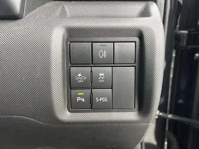 トヨタ ライズ Z 福井県 2022(令4)年 2.4万km ブラックマイカメタリック 純正9インチSDナビ/【フルセグTV/CD/DVD/Bluetooth】/バックカメラ/レーダークルーズコントロール/先行車発進お知らせ/衝突軽減ブレーキ/車線逸脱抑制機能/クリアランスソナー/LEDヘッドライト/LEDフォグライト/オートライト/オートハイビーム/電子パーキング/ブレーキホールド機能/シートヒーター/ドアバイザー/スマートキー/スペアキー