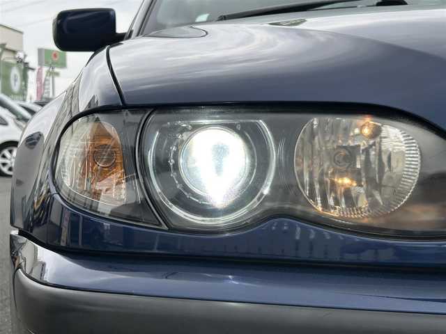 ＢＭＷ ３３０ｉ 千葉県 2004(平16)年 11.3万km ミスティックブルーM 純正オーディオ/AAC/MTモード付きAT/革巻きステアリング/電格ミラー/純Fマット/パワーシート/HIDヘッドライト