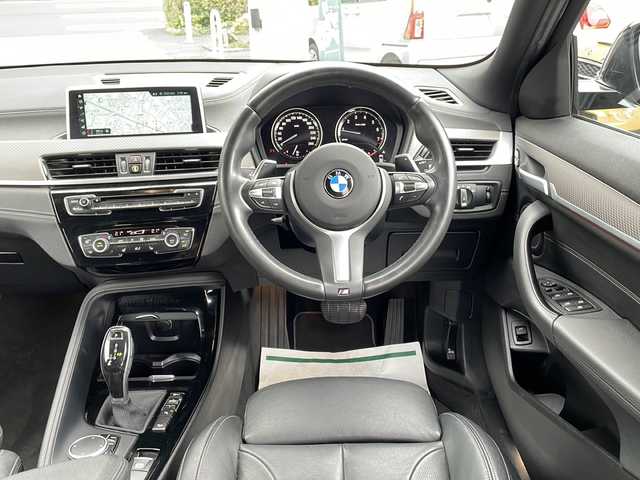 ＢＭＷ Ｘ２ xDrive20i MスポーツX 東京都 2018(平30)年 2.7万km サファイアブラックP 新車時保証書　整備記録簿　取扱説明書/インテリジェントセーフティー/レーンディパーチャーウォーニング/アダプティブクルーズコントロール/アイドリングストップ/純正HDDナビ/CD/DVD/REC/USB/BT/バックカメラ　ルームミラー内臓ETC【DSRC】/ドライブレコーダー【前後】/フロントパワーシート【運転席メモリー付】/レザーシート/Fシートヒーター/LEDヘッドライト/オートライト/パワーバックドア/スマートキー×２/パドルシフト付き革巻きハンドル/コーナーセンサー/純正20インチアルミ