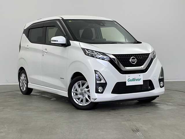 日産 デイズ HWS X プロパイロットED 新潟県 2020(令2)年 4.5万km ホワイトパール 純正ディーラーオプション9インチナビ(型式：MM320D-L)/・AM/FM/CD/DVD/Bluetooth/フルセグ/プロパイロット/衝突被害軽減システム/アダプティブクルーズコントロ―ル/横滑り防止機能/バックモニター/アラウンドビューモニター/ETC/前方ドライブレコーダー/純正フロアマット/純正14インチAW夏タイヤ/後方コーナーセンサー/ABS/純正LEDヘッドライト/オートライト/盗難防止装置