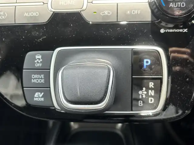 トヨタ アクア Z 福岡県 2022(令4)年 5.3万km クリアベージュメタリック トヨタセーフティセンス/純正ナビ(BT、フルセグ、バックカメラ、AMFM)/前後コーナーセンサー/盗難防止装置/純正ETC/前後ドラレコ/クルーズコントロール(追従あり)/カーテンエアバッグ/オートライト/スマートキー/プッシュスタート/純正フロアマット/社外15インチアルミホイール/LEDライト/ラジアルタイヤ付