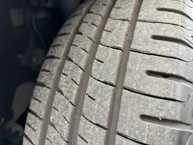 トヨタ プリウス S 宮城県 2016(平28)年 6.7万km ホワイトパールクリスタルシャイン セーフティセンスP/・プリクラッシュセーフティ/・レーンディパーチャーアラート/・オートマチックハイビーム/・レーダークルーズコントロール/＝＝＝/社外エアロ（F/S/R）/純正9インチナビ（DSZT-YC4T）/・CD/DVD/・Bluetooth/・フルセグTV/バックカメラ/ETC/革巻きステアリング/ステアリングスイッチ/LEDヘッドランプ/オートライト/スマートキー＆プッシュスタート/電動格納ミラー/純正15インチAW/純正フロアマット/ドアバイザー/トノカバー/W/サイド/カーテンエアバッグ