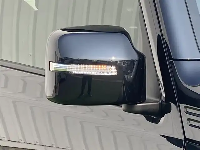 スズキ ジムニー シエラ JC 香川県 2025(令7)年 0.2万km ブルーイッシュブラックパール3 登録時走行距離：1505km/パナソニックナビ/　CD DVD BT フルセグTV/バックカメラ/クルーズコントロール/ダウンヒルアシストコントロール/衝突被害軽減装置/レーンキープアシスト/クリアランスソナー/LEDヘッドライト/オートライト/フォグランプ/ヘッドライトウォッシャー/横滑り防止装置/アイドリングストップ/シートヒーター/ビルトインETC/ドライブレコーダー/革巻きステアリング/ステアリングスイッチ/プッシュスタート/スマートキー