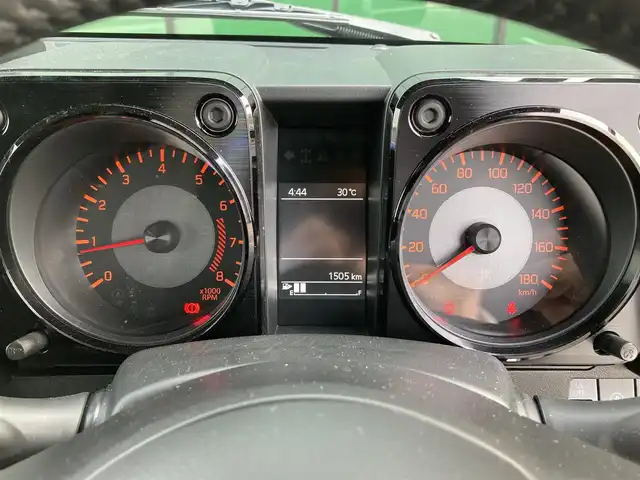 スズキ ジムニー シエラ JC 香川県 2025(令7)年 0.2万km ブルーイッシュブラックパール3 登録時走行距離：1505km/パナソニックナビ/　CD DVD BT フルセグTV/バックカメラ/クルーズコントロール/ダウンヒルアシストコントロール/衝突被害軽減装置/レーンキープアシスト/クリアランスソナー/LEDヘッドライト/オートライト/フォグランプ/ヘッドライトウォッシャー/横滑り防止装置/アイドリングストップ/シートヒーター/ビルトインETC/ドライブレコーダー/革巻きステアリング/ステアリングスイッチ/プッシュスタート/スマートキー