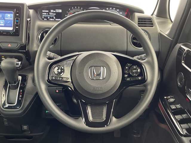 ホンダ Ｎ ＢＯＸ カスタム L 栃木県 2022(令4)年 1.7万km プレミアムサンライトホワイトパール 純正ナビ/（SD/DVD/ワンセグTV/Bluetooth/iPod/USB/AUX）/バックカメラ/エアロ/（サイド・リアスポイラー）/コーナーセンサー/ビルトインETC/片側パワースライドドア/シートヒーター/フロントフォグランプ/ドアバイザー/オートライト/LEDヘッドライト/横滑り防止装置/スマートキー/プッシュスタート/アイドリングストップ/ステアリングスイッチ/電動格納ミラー/純正アルミホイール/純正フロアマット